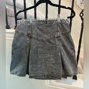 Pleated Mini Denim Skirt with elastic waist band and pockets!